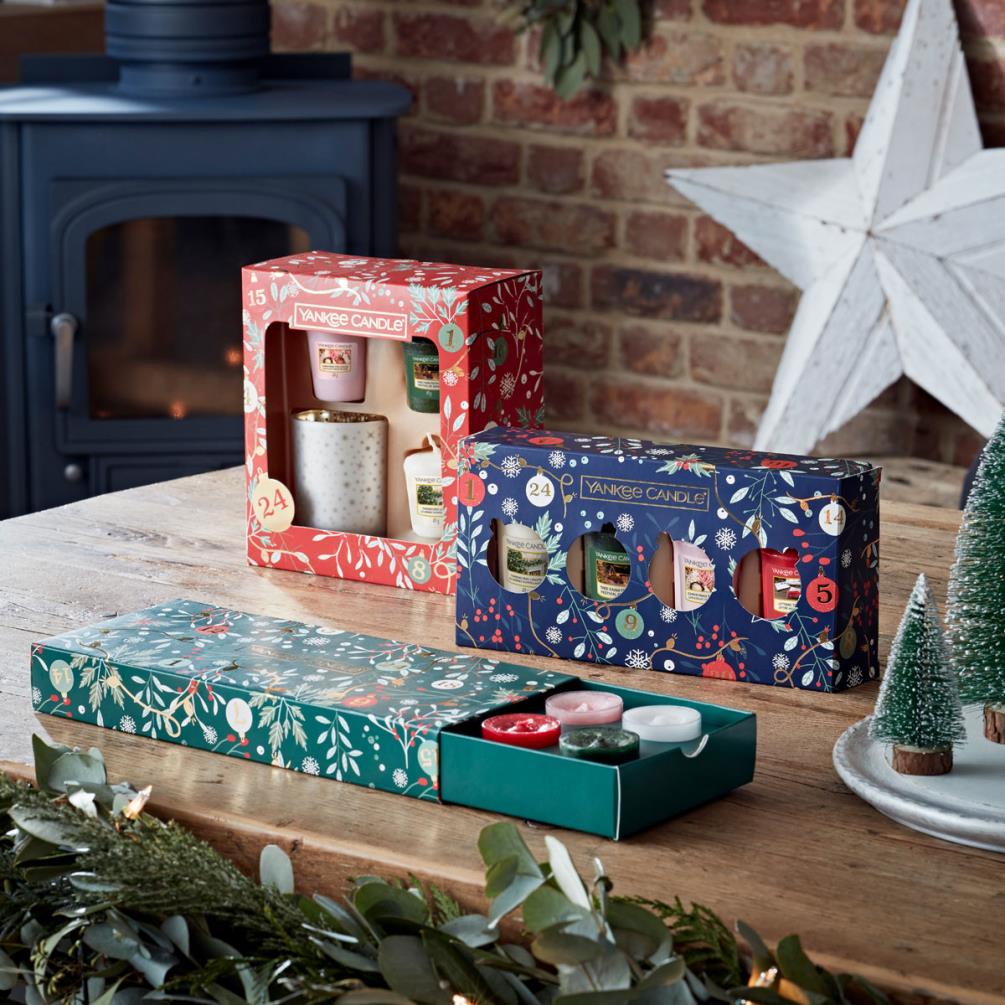 Yankee Candle 3 Votives & Holder Christmas Gift Set Extra Image 1